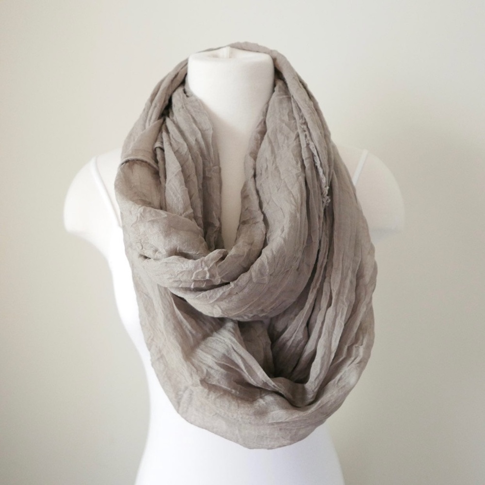 NWT Tasha Grey Beige Scarf